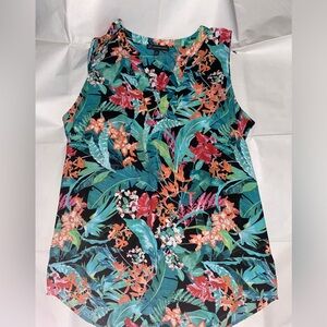 Adrianna Papell Tropical Floral Tank Top - Black and Green. 0371